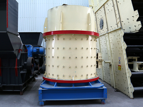 碎石的小型復(fù)合式破碎機多少錢？